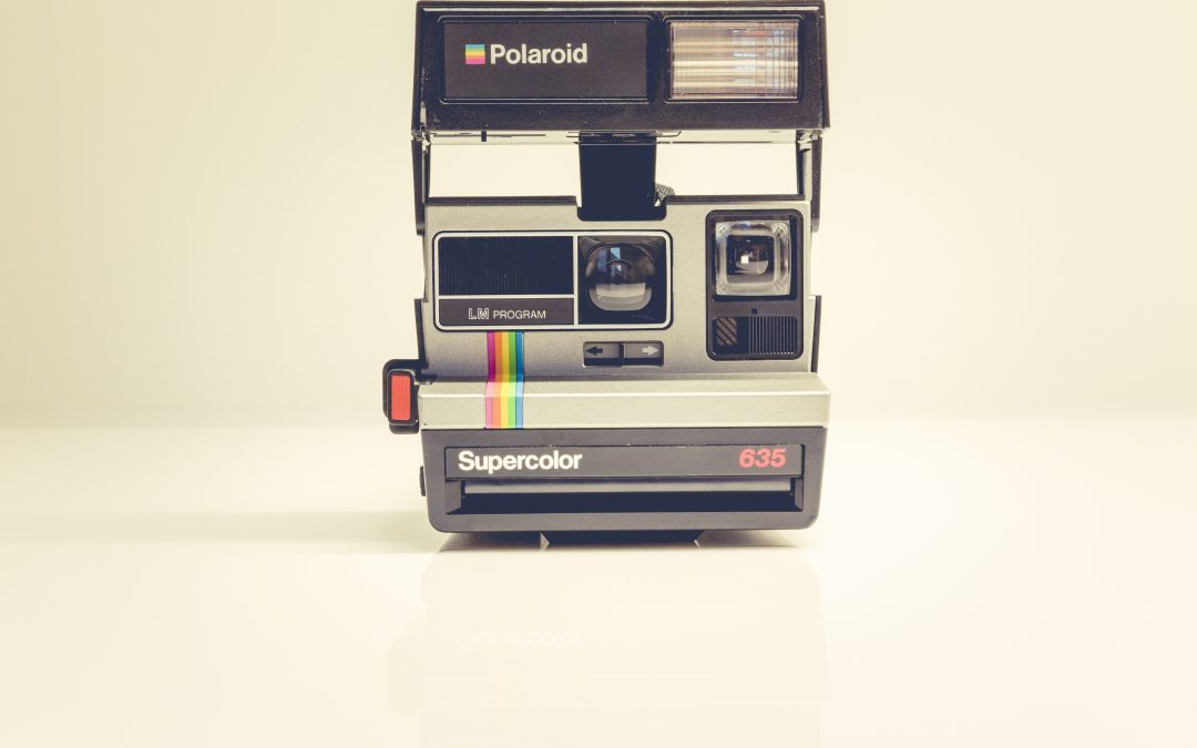 Polaroid mahu Fujifilm membayar berjuta-juta royalti untuk format Instax Square